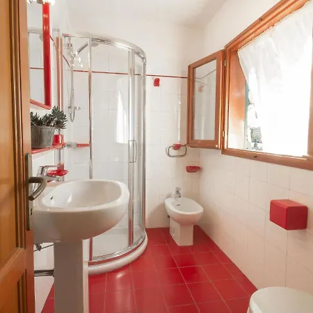 Locazione Turistica Nicodemi - Casina - *
